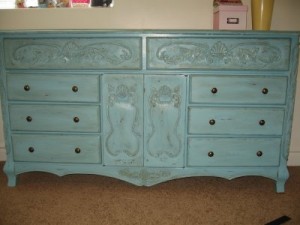 komoda do sypialni w stylu shabby chic zielona